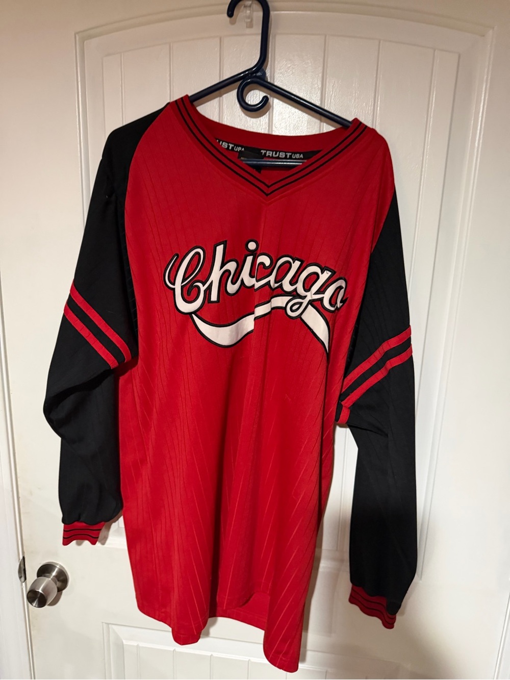Men's size 2XL Chicago Red & Black Baseball-Style Bomber Shirt